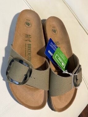 Birkenstock Madrid Big Buckle Slide in Olive Green  . Sz EU 41 / us 10 or 10 1/2